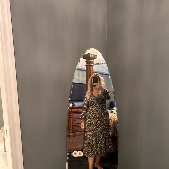 Floral Long Sleeve Dress - Black and Cream - Picture 4 of 4